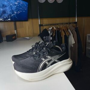 ASICS Women's Gel-Nimbus 27 Running Shoe woman’s size 8